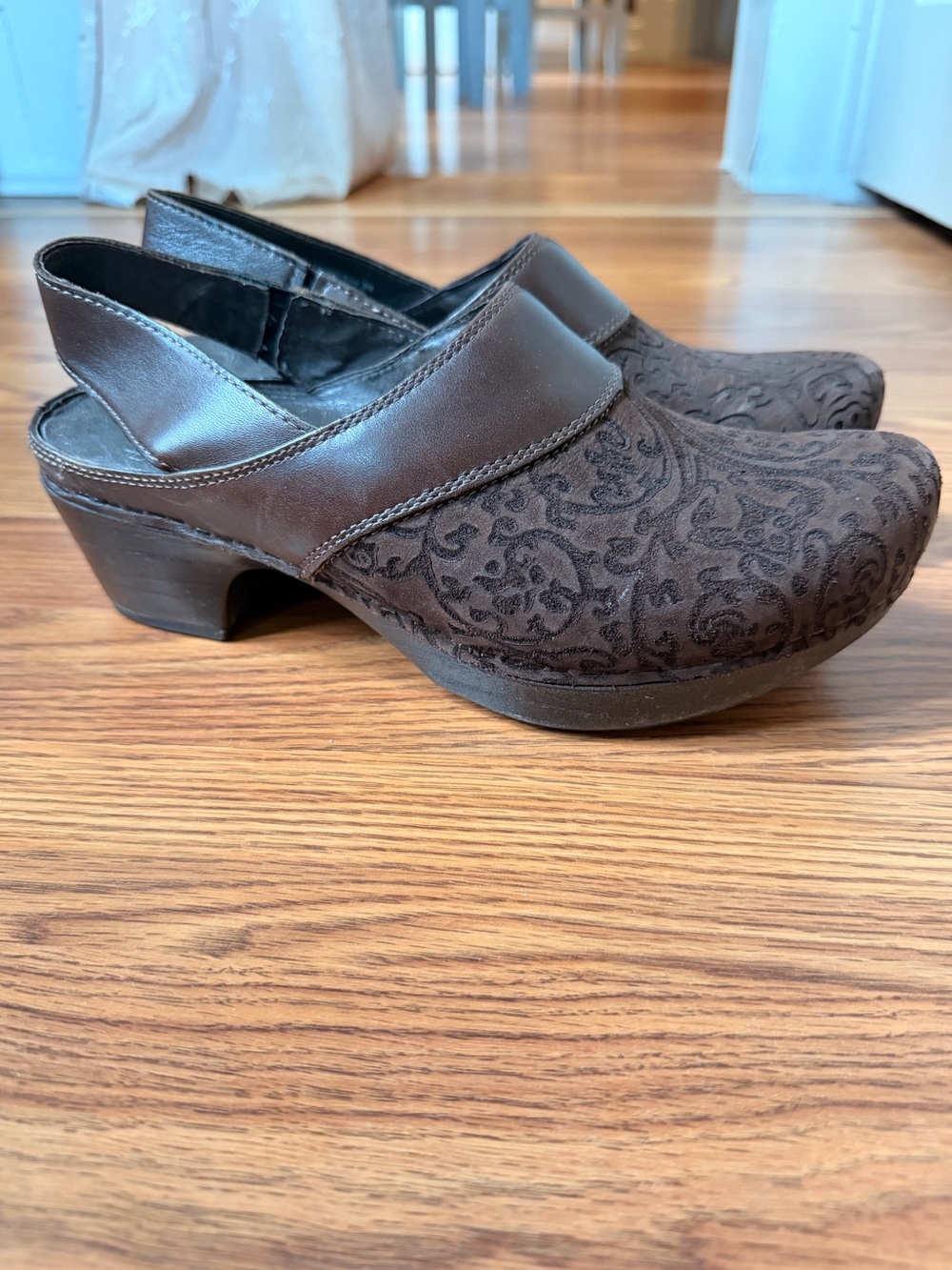 Dansko Pearl Clogs Womens US 8.5 to 9 EU 39 Brown Leather Paisley Slingback